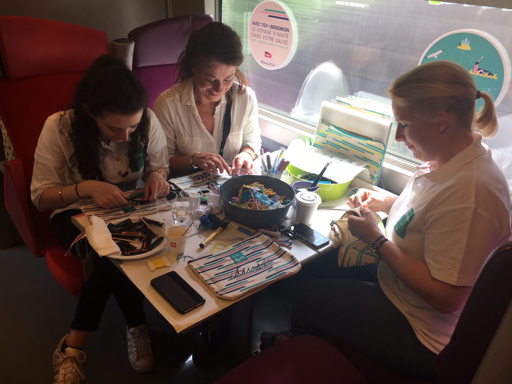 Des ateliers DIY à bord des TGV 5 atelier diy customisation pochette bensimon dans le tgv SNCF Paris Nantes Bordeaux rennes