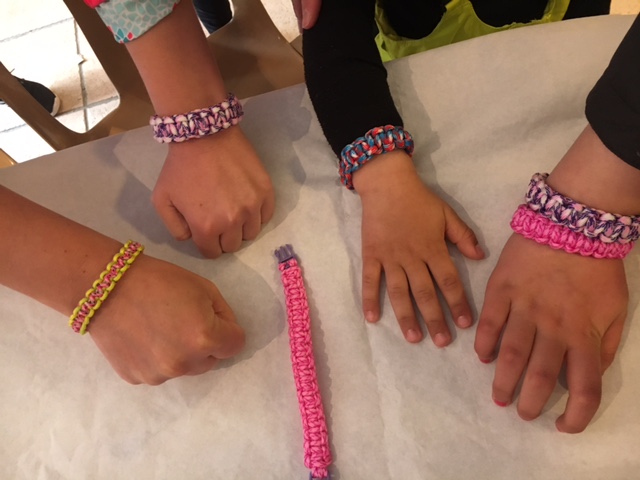 Les ateliers créatifs DIY de l'été 10 atelier diy bracelet en paracorde