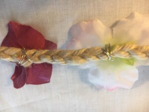 Tutoriel HeadBand Floral Boho 8 tutoriel headband floral hippie boho fixation fleurs fil a tiger