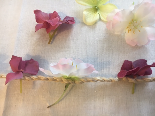 tutoriel HeadBand floral Hippie Boho montage des fleurs