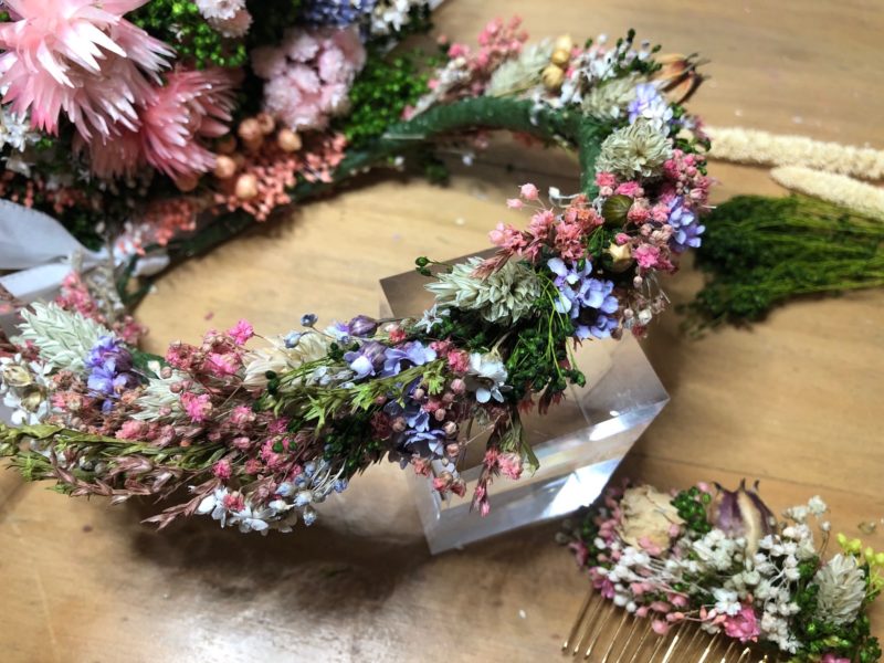 Nos ateliers fleurs séchées - Créations et savoir faire 8 atelier couronne de fleurs séchées salon créations et savoir faire