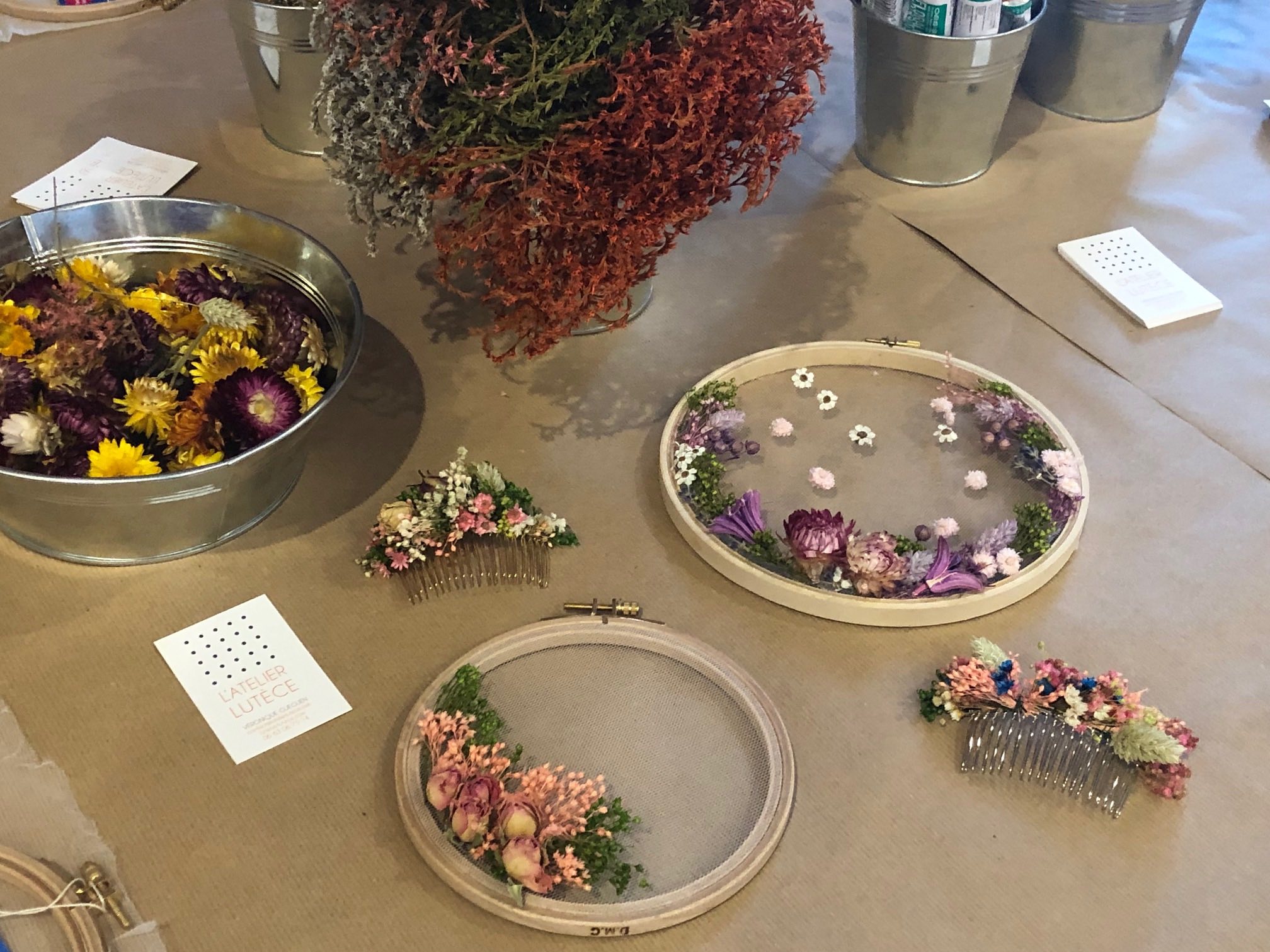 Nos ateliers fleurs séchées - Créations et savoir faire 1 atelier fleurs séchées salon créations et savoir faire