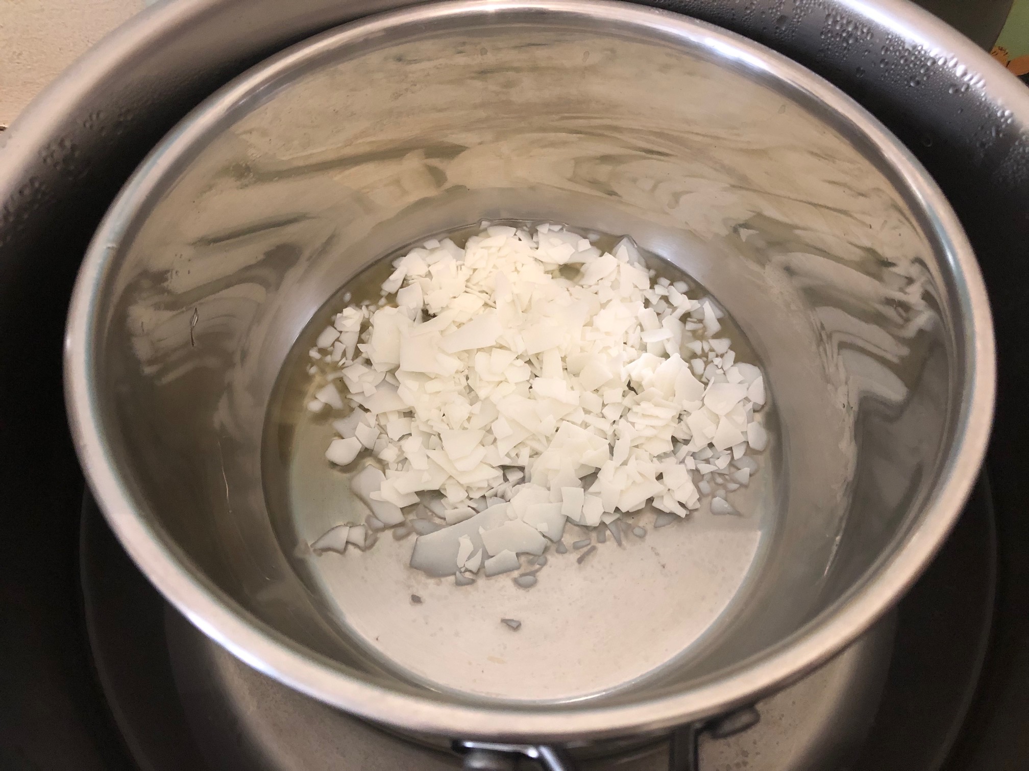 Tutoriel Bougie parfumée et fleurie DIY 1 tutoriel bougie DIY coulee primer la meche