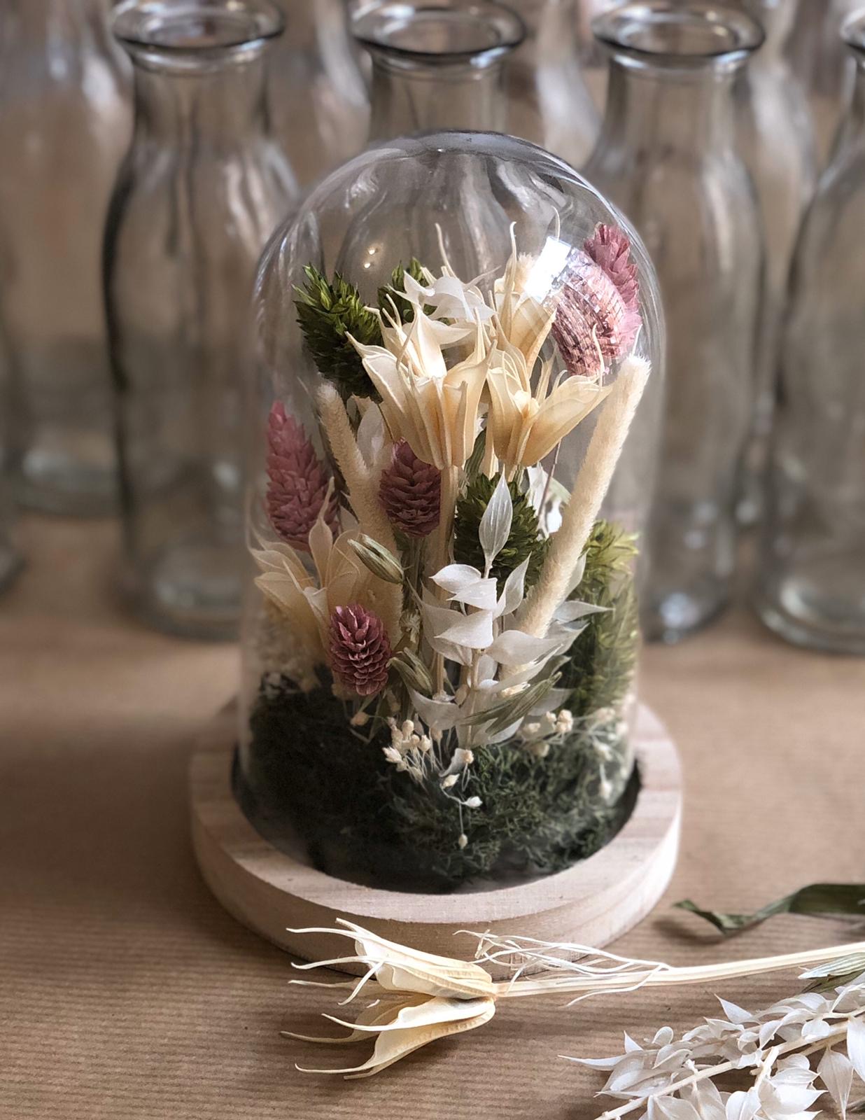 Nos ateliers Fleurs séchées et Bougies - Salon Aiguille en fête - La Parenthèse 1 atelier DIY Cloche de fleurs séchées