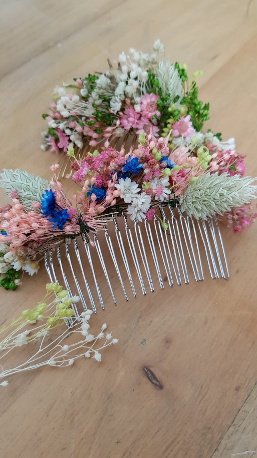 0c40284c dd8b 488e 80fc 7f274c48b009 | Tutoriel DIY peigne de fleurs séchées